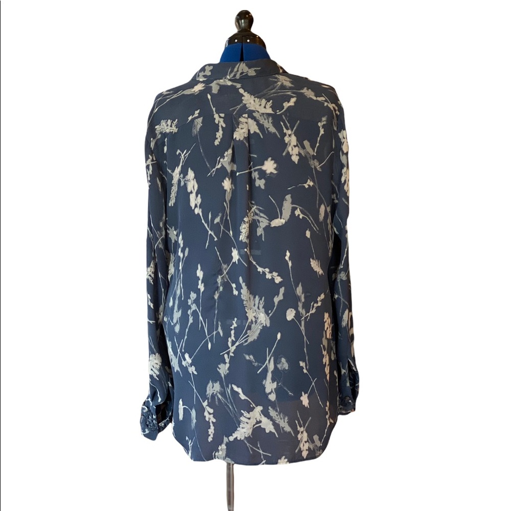 Banana Republic blouse. Blue, grey, cream. Ruffled cuffs. Flows beautifully. XLT